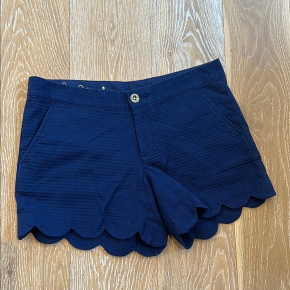 Lilly Pulitzer Buttercup Scallop Short - Picture 2 of 12